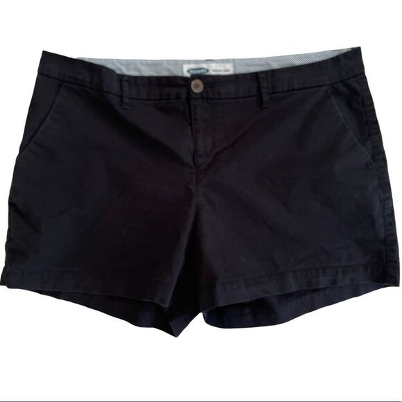 𝅺Old Navy black Everyday Short - Picture 1 of 3